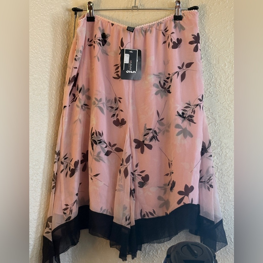 100% Silk. ALFANI Skirt NWT - Picture 5 of 6